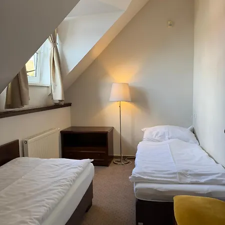 Bechneruv Statek 3* Lány