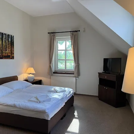 Gæstehus Bechneruv Statek Lány