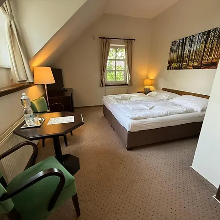 Bechneruv Statek Pensión 3*